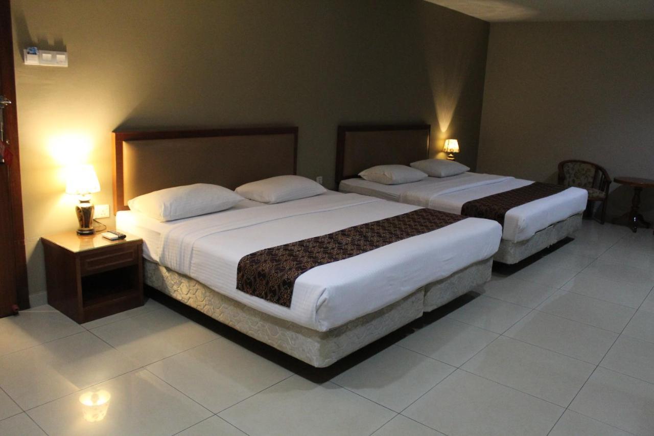 Hotel Palm Inn Butterworth Exterior photo