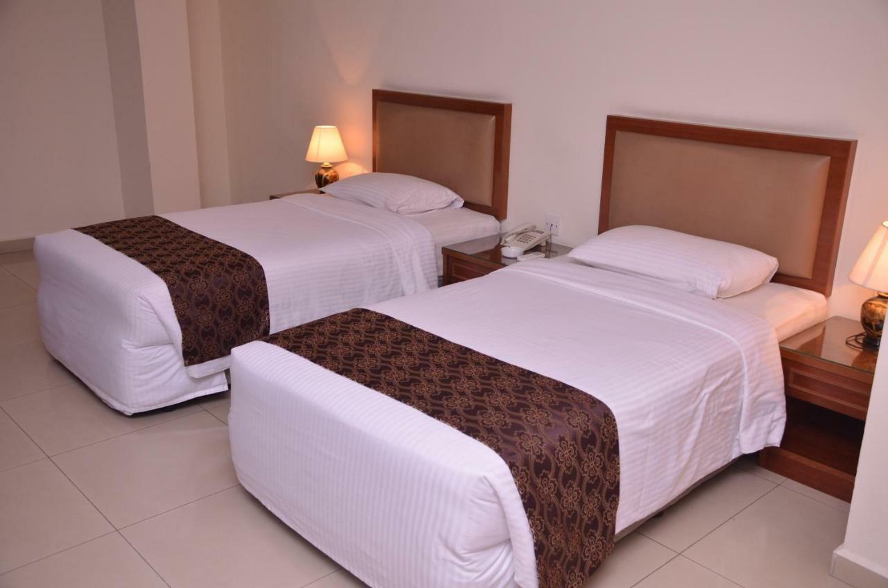 Hotel Palm Inn Butterworth Exterior photo