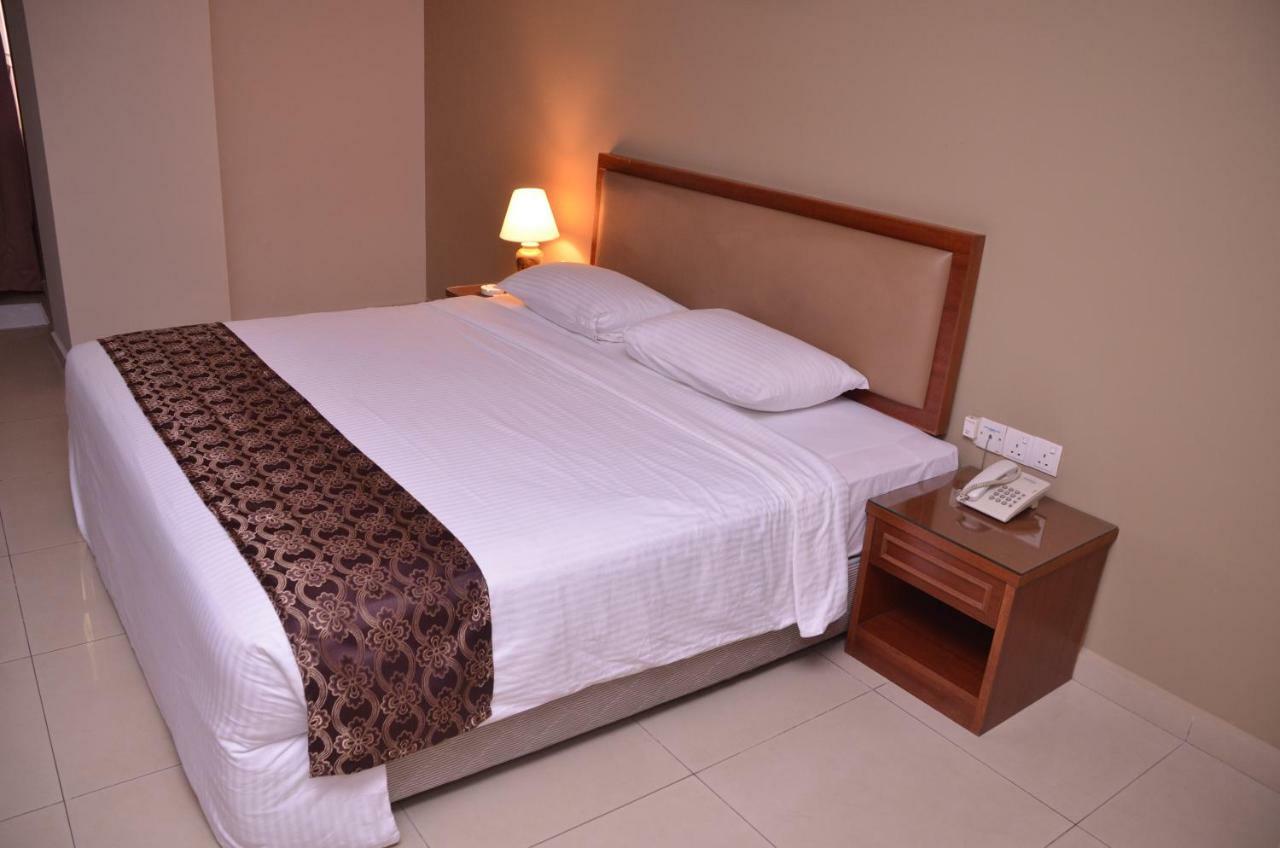 Hotel Palm Inn Butterworth Exterior photo